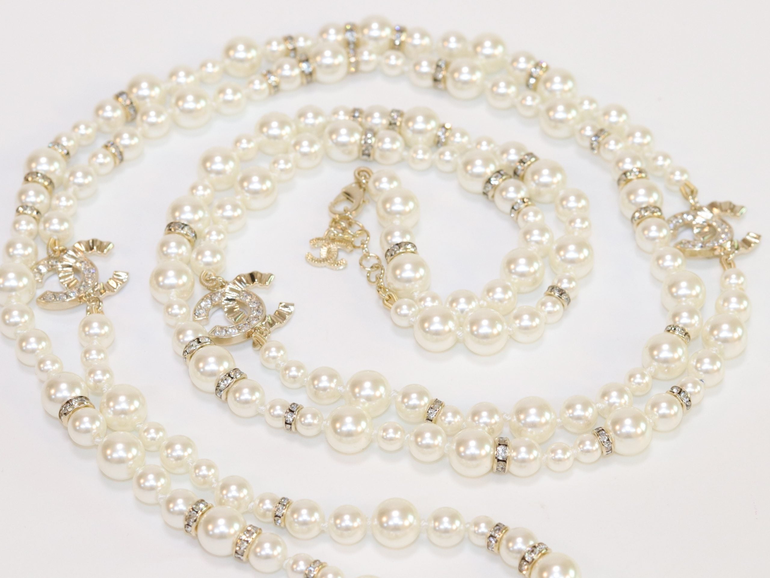 Double C pearl long chain