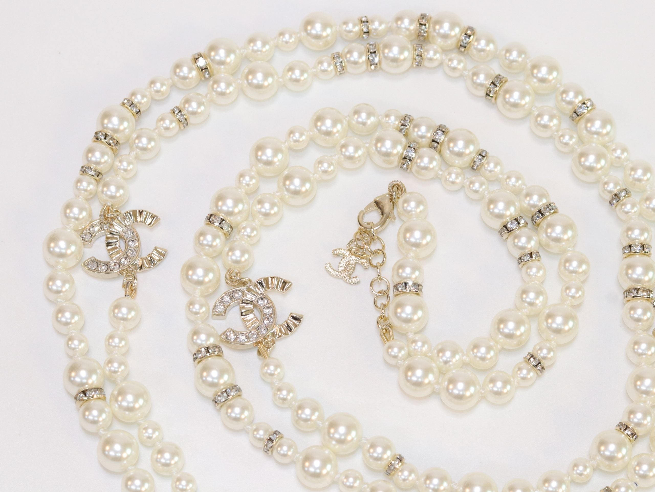 Double C pearl long chain