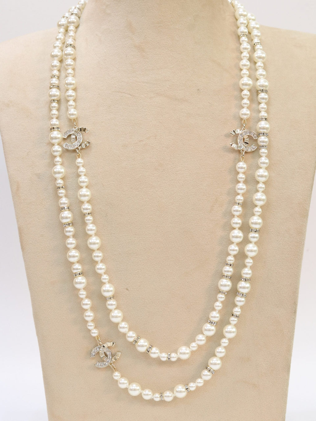 Double C pearl long chain
