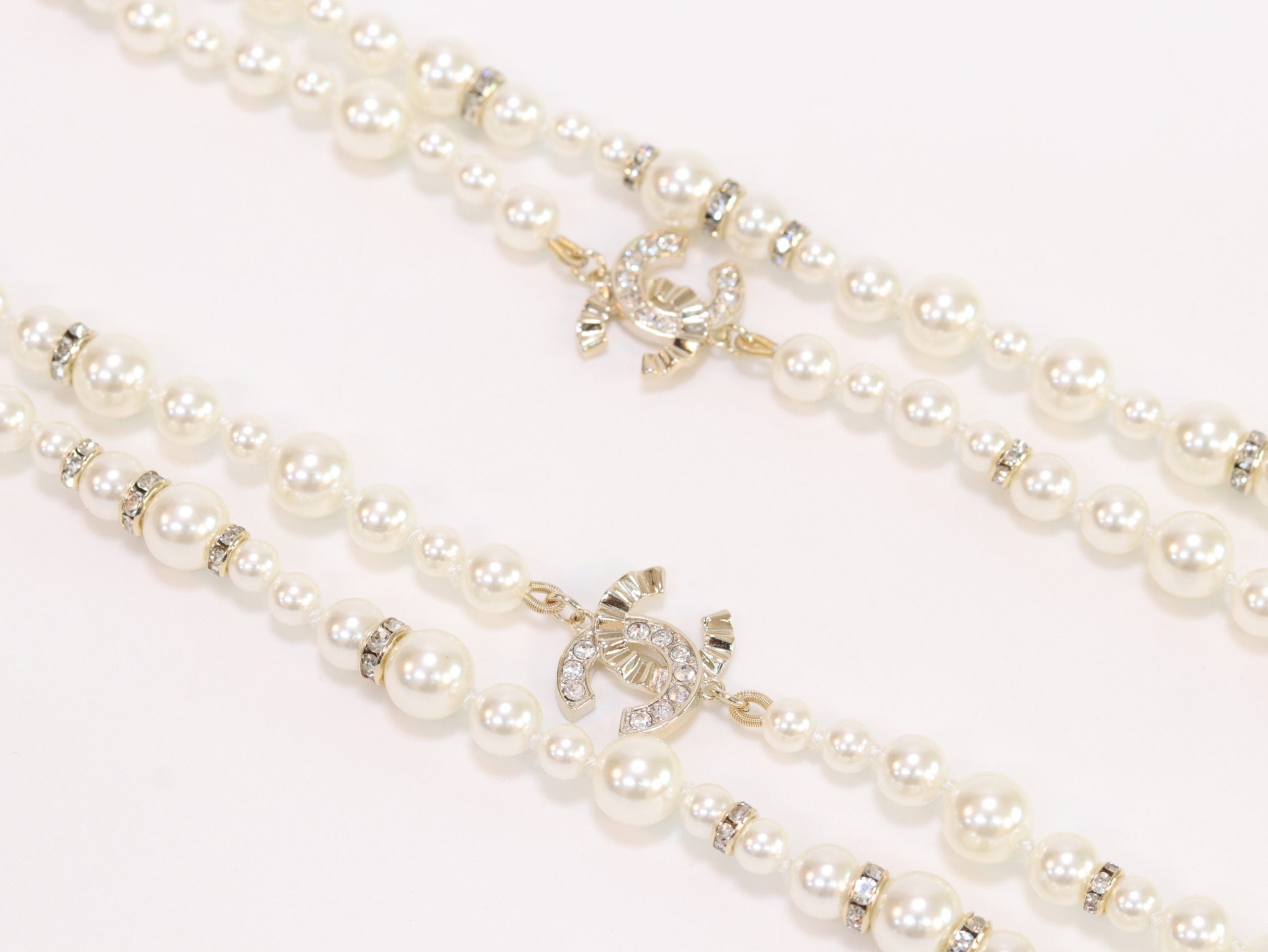 Double C pearl long chain