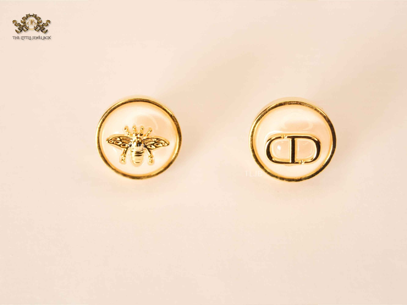 Alphabet CD combo bee earrings white