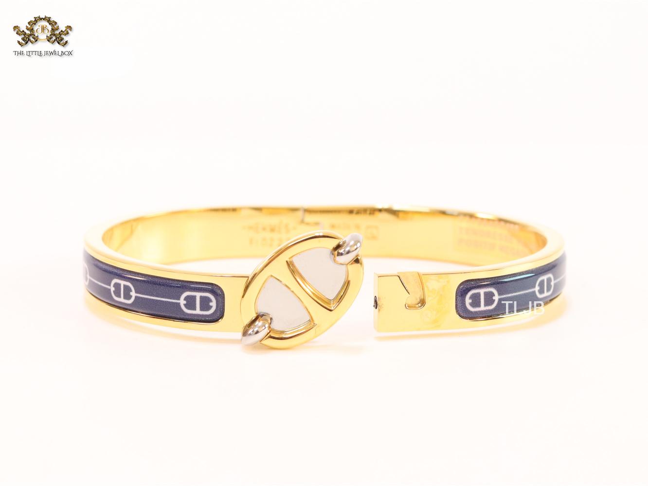 Alphabet H seek bracelet with blue print