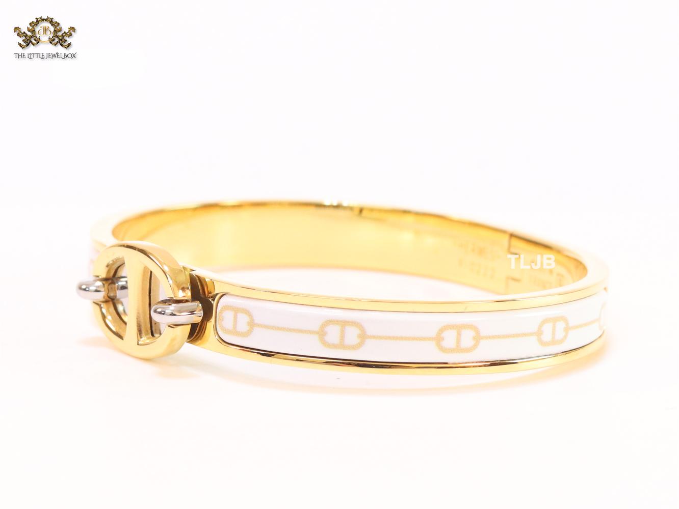 Alphabet H seek bracelet with white print