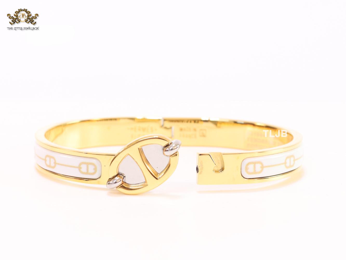 Alphabet H seek bracelet with white print