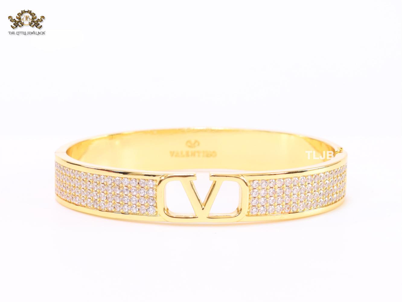Alphabet V cz and gold bracelet