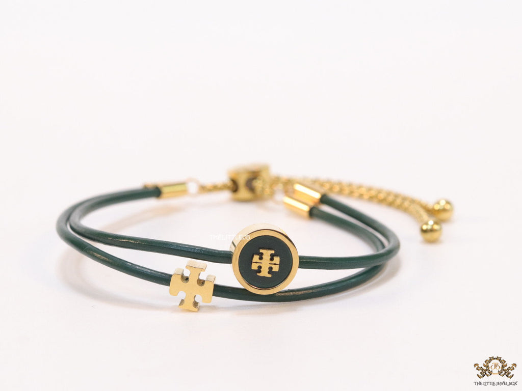 Adjustable double string green bracelet with twin T motifs