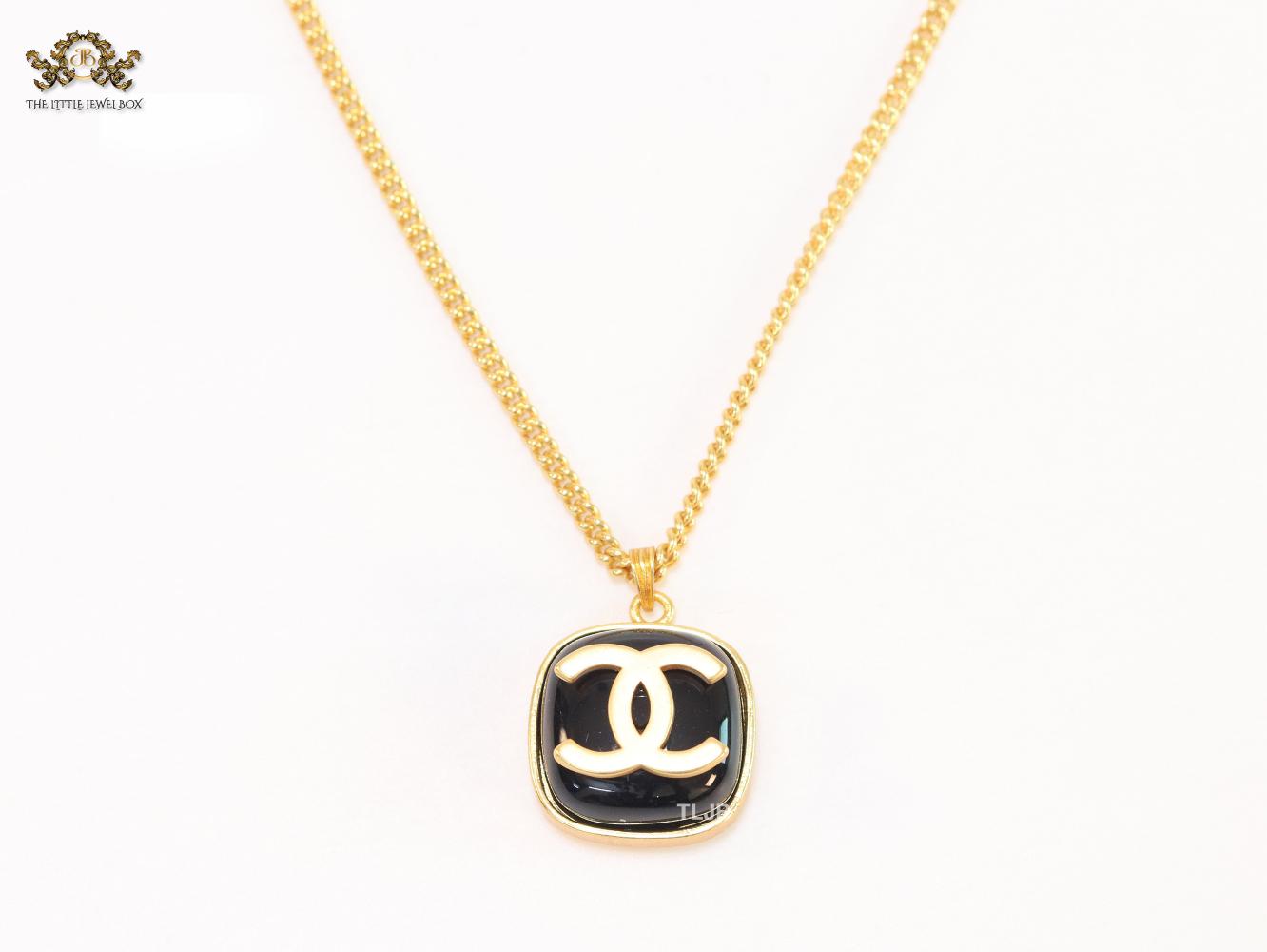 Double C black enamel gold square chain