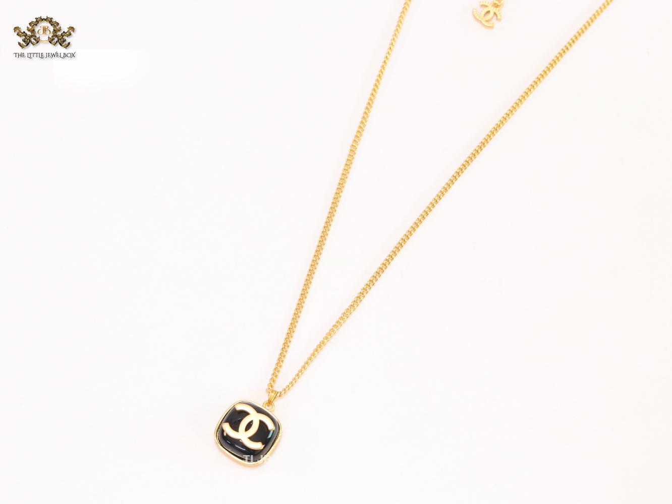 Double C black enamel gold square chain