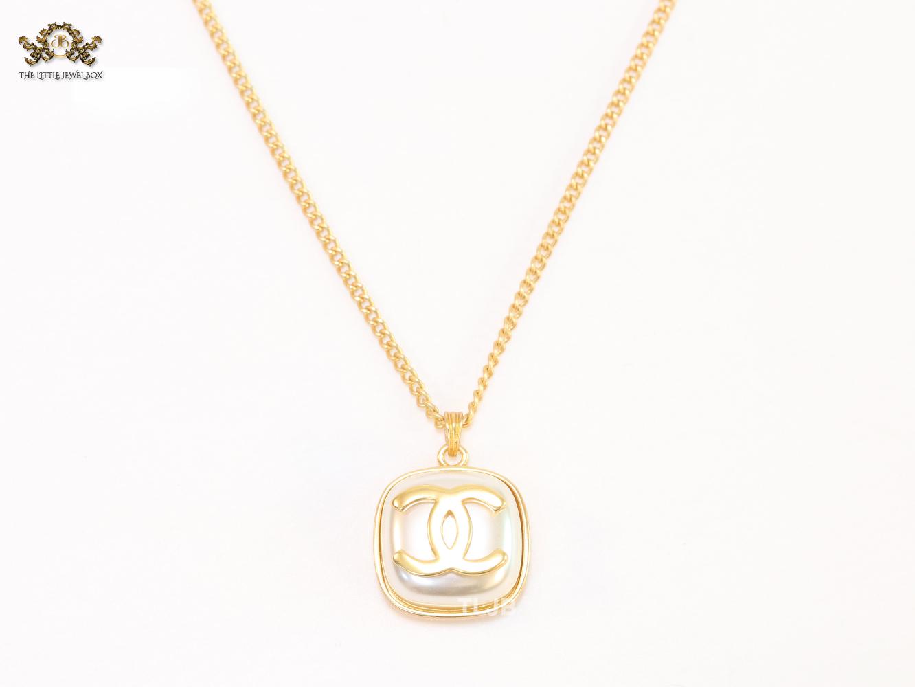 Double C white enamel gold square chain