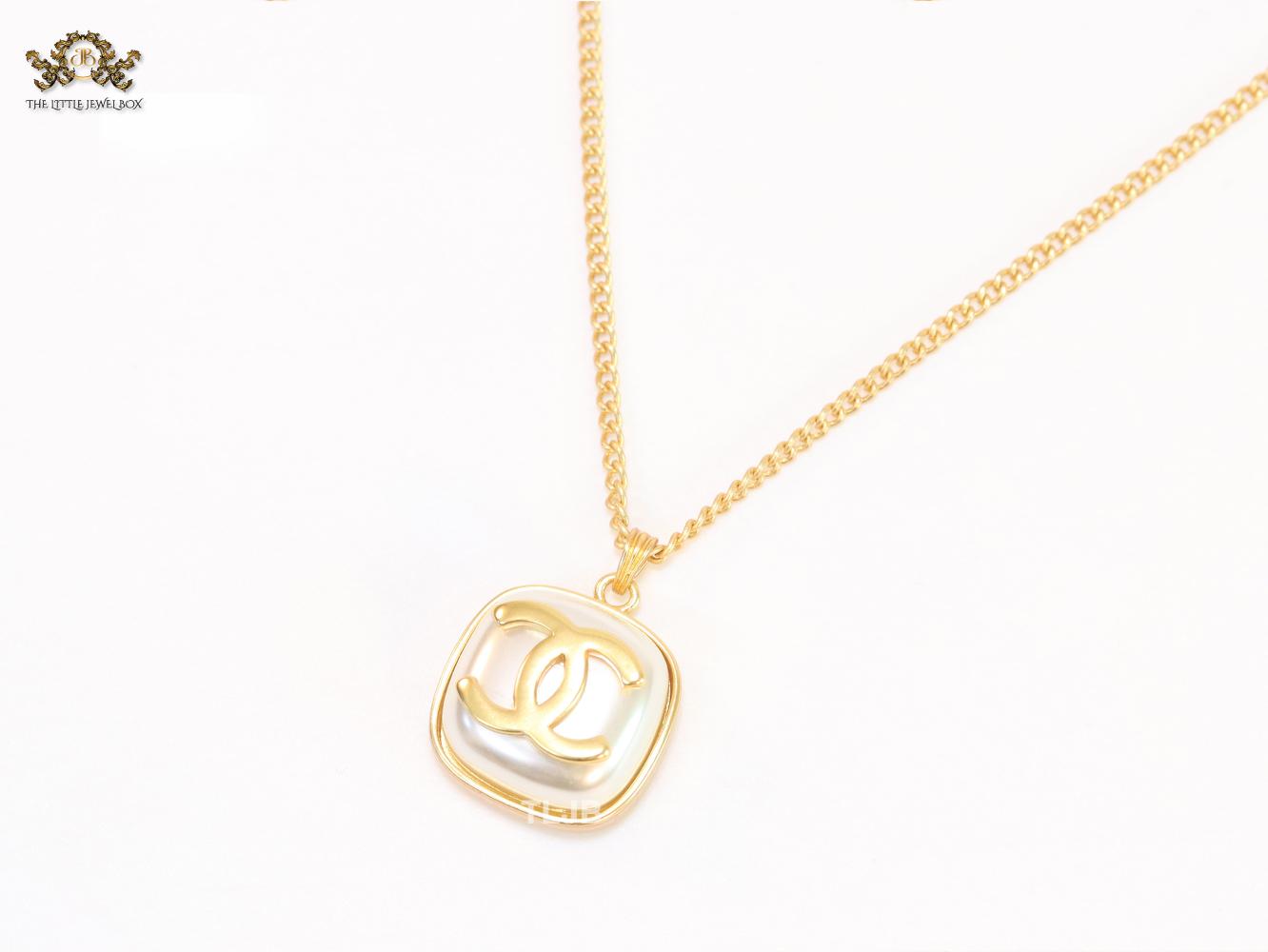 Double C white enamel gold square chain