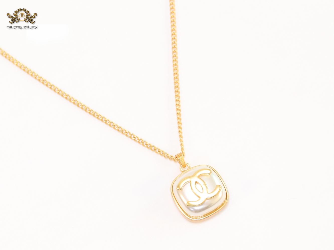 Double C white enamel gold square chain