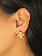 square twin c textured earrings gold