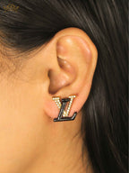 alphabet LV Noir Spark earring