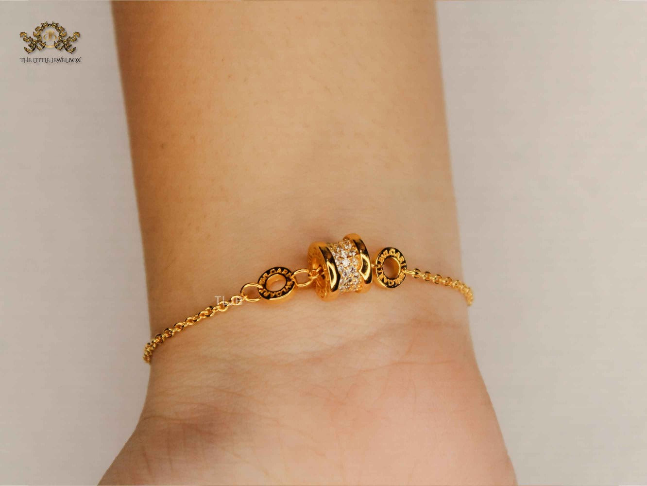 alphabet bvl golden sleek Axis Bracelet