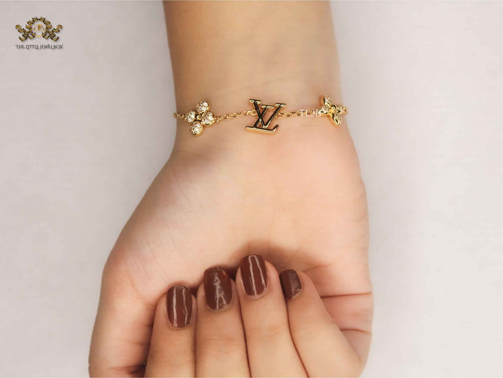 alphabet LV twin flower bracelet golden