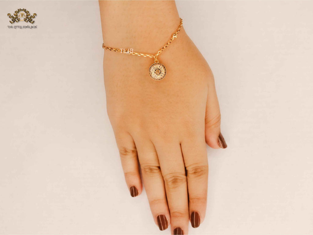 Alphabet L & V Lunar Charm white bracelet