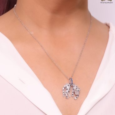 Platinum Panther pendant in sleek chain