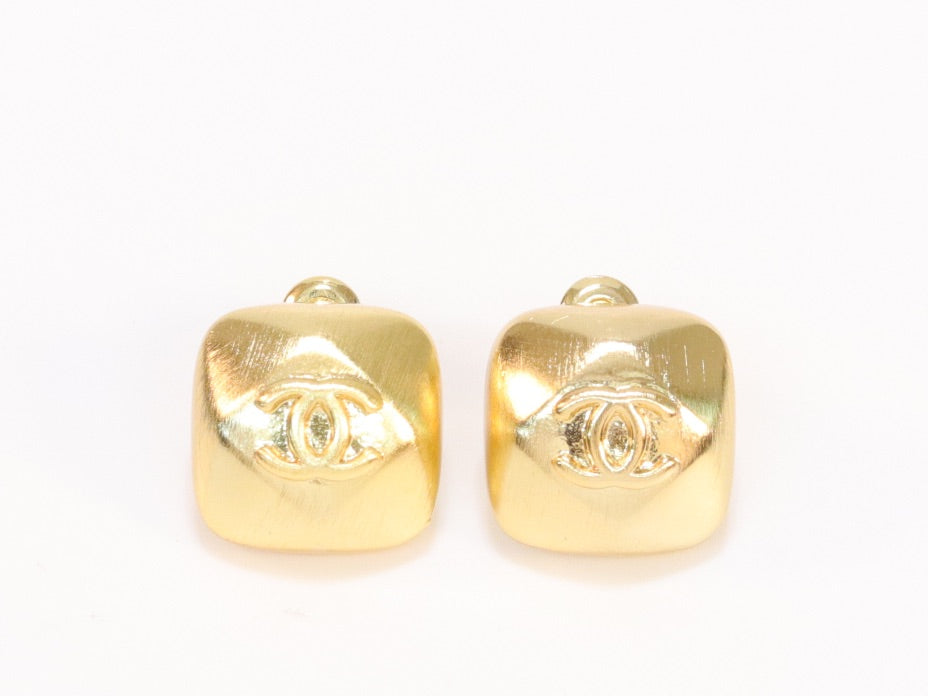Double C matte gold studs