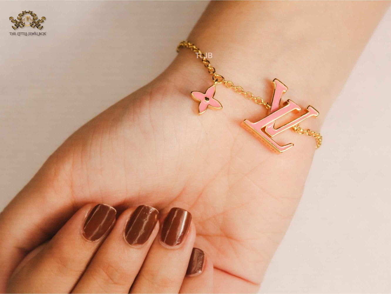 alphabet LV sleek flower pink bracelet