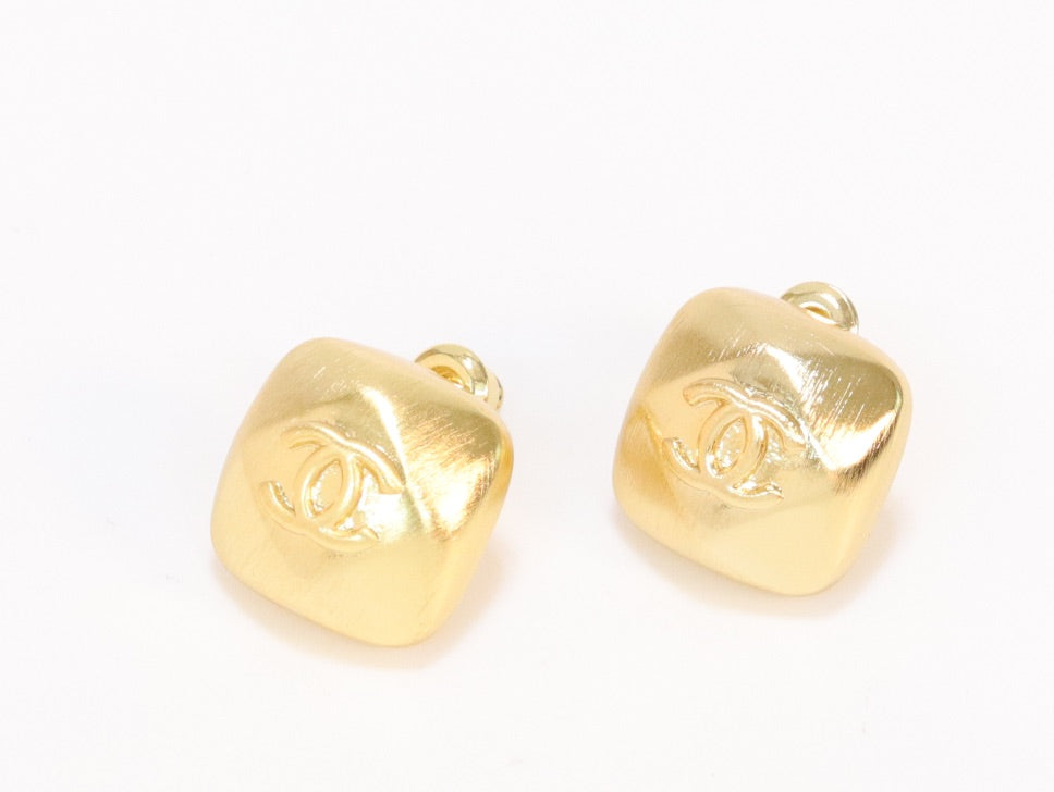 Double C matte gold studs