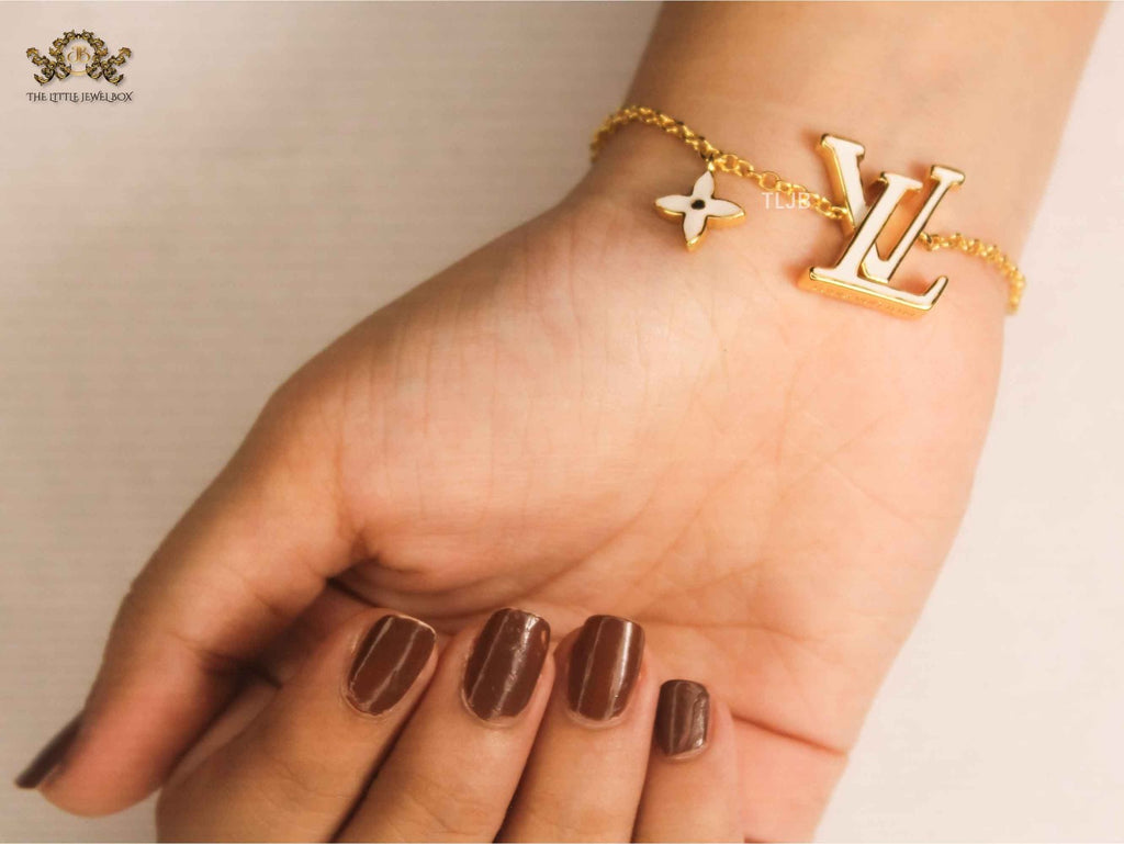 alphabet LV sleek flower white bracelet
