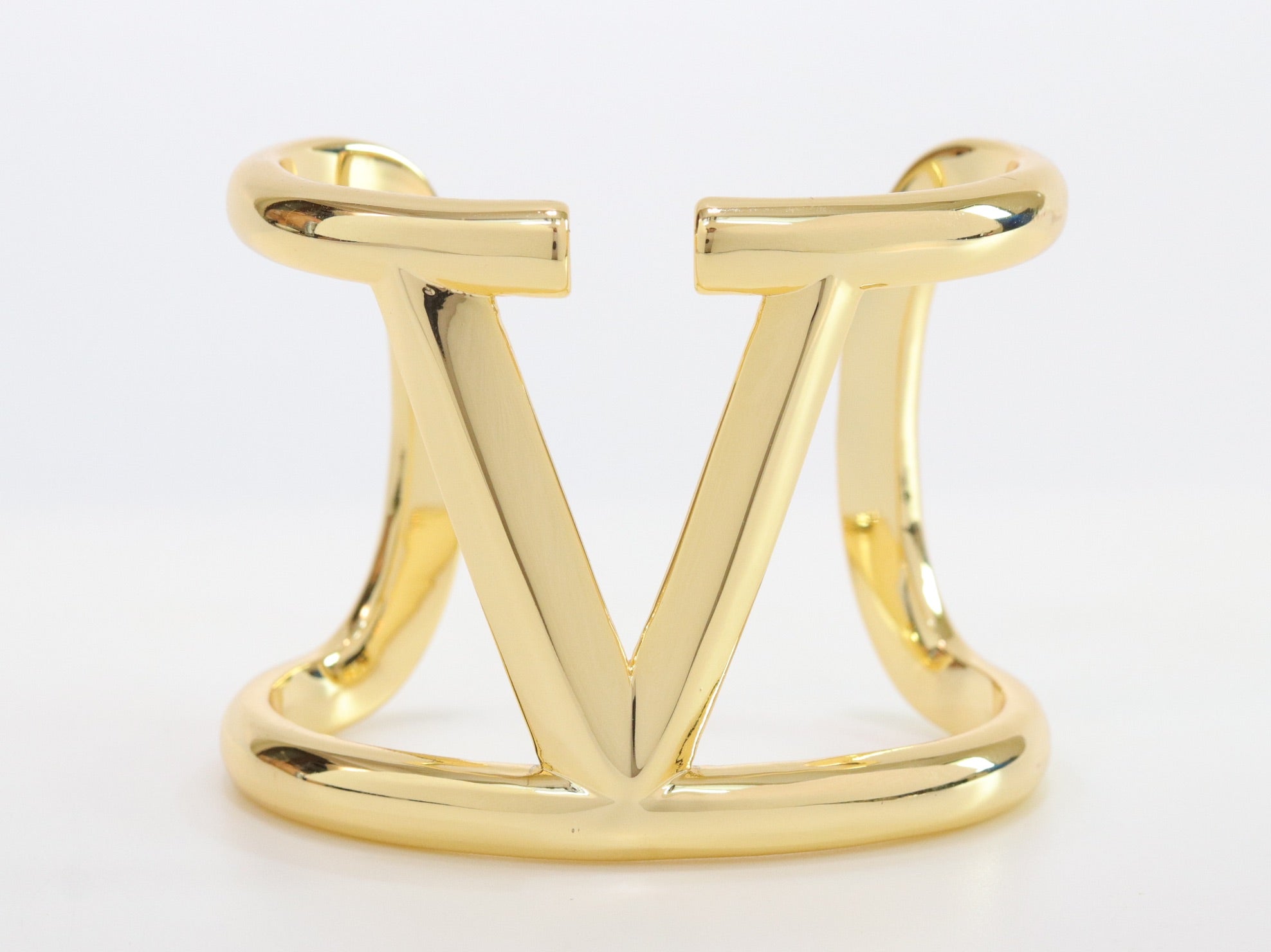 Alphabet V gold plated open bracelet