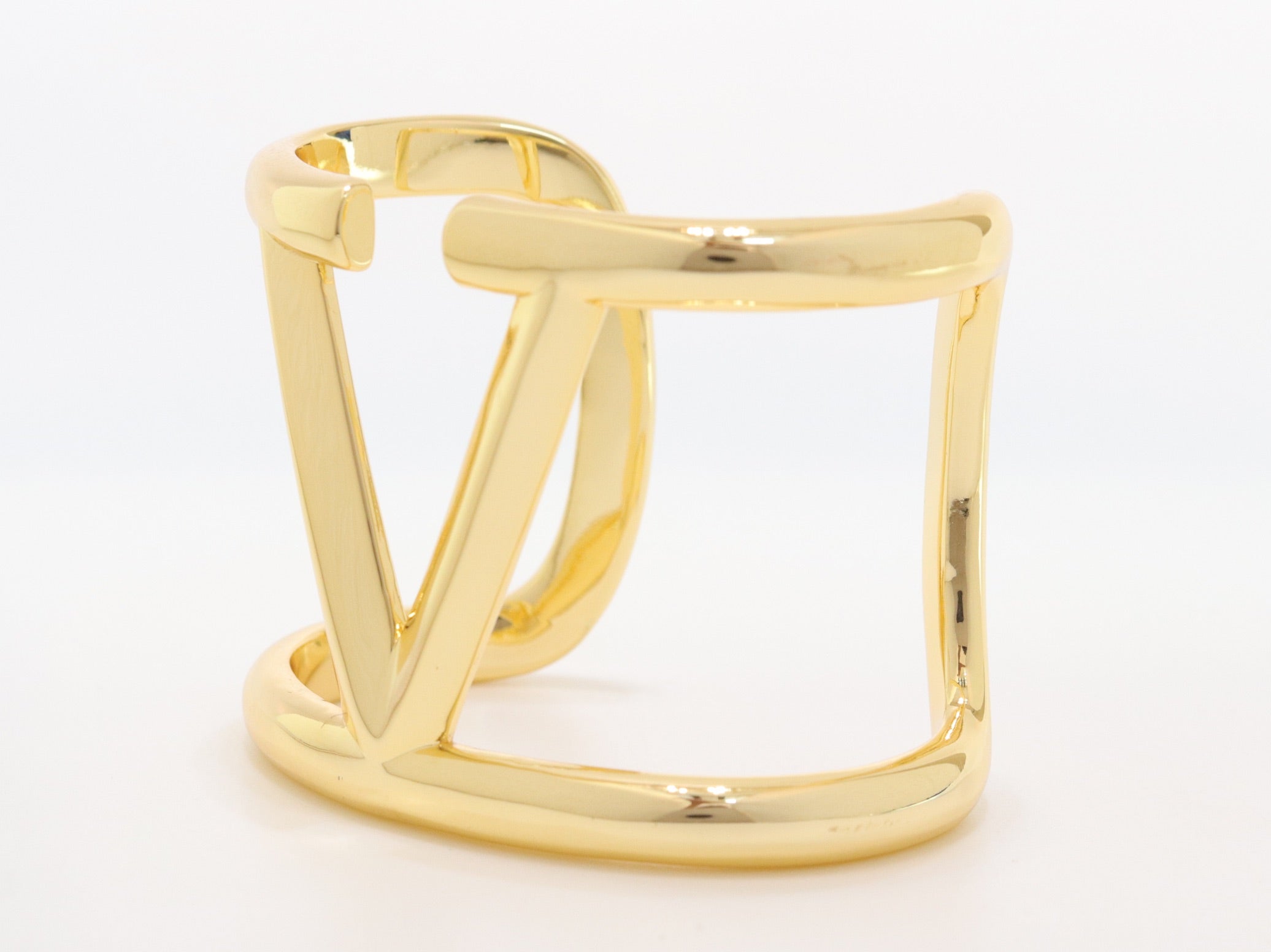 Alphabet V gold plated open bracelet
