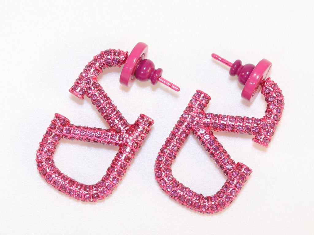 Alphabet V pink cz rectangular hoops 29 mm