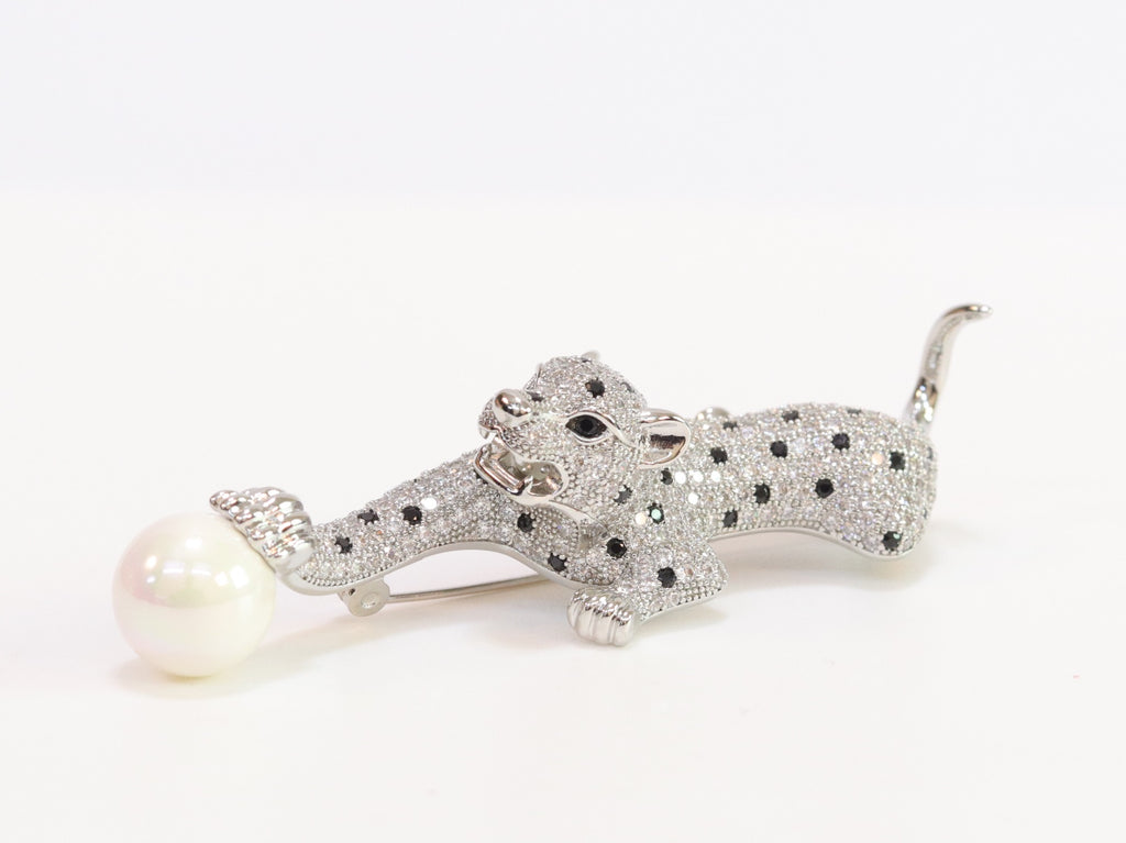 Platinum panther with white pearl and cz brooch