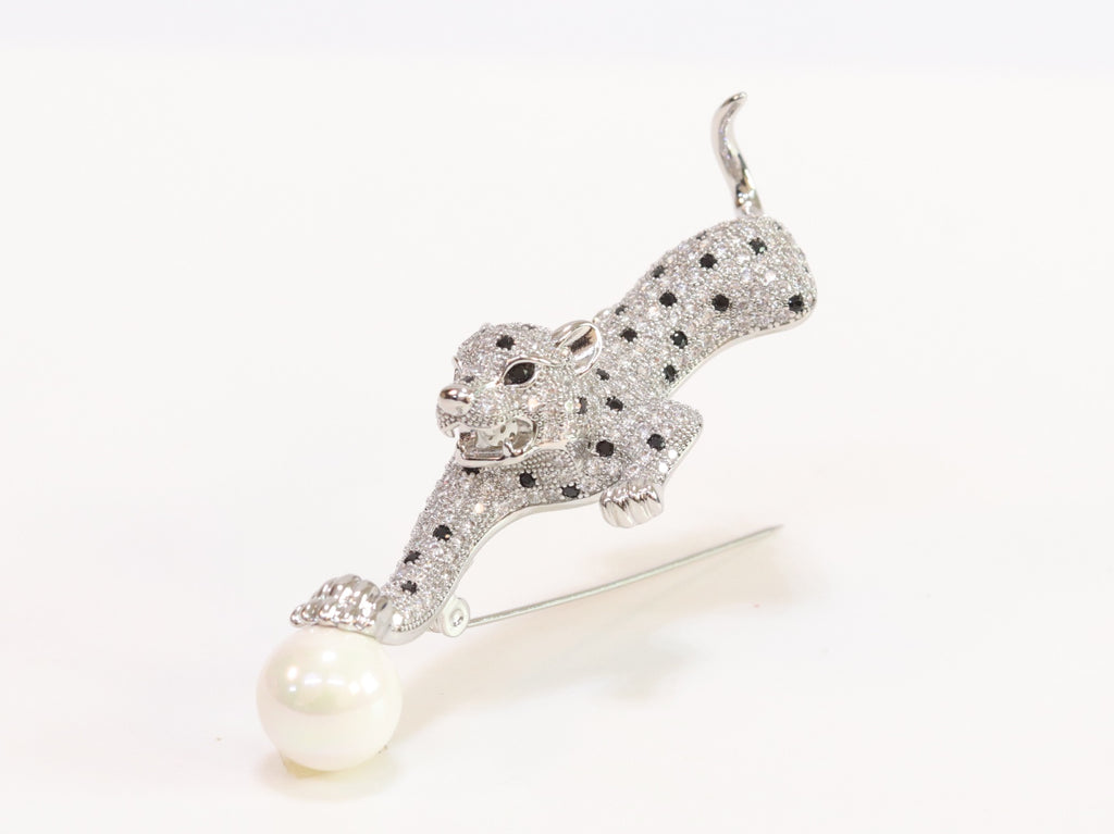 Platinum panther with white pearl and cz brooch