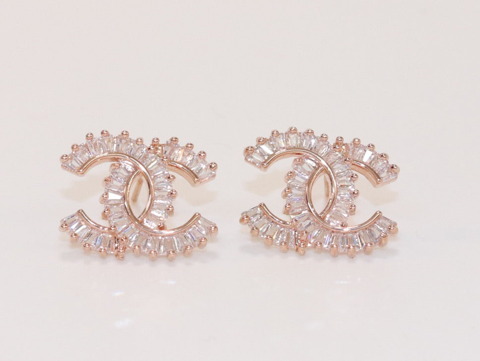 Double C baguette studs