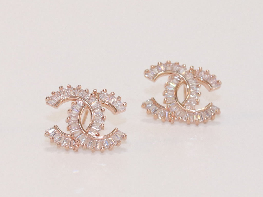 Double C baguette studs