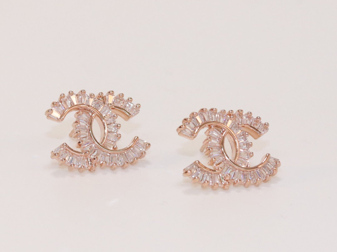 Double C baguette studs