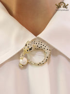 Cz round panther gold brooch