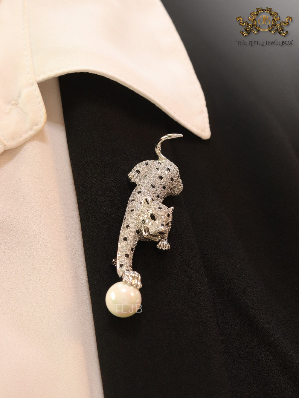 Platinum panther with white pearl and cz brooch