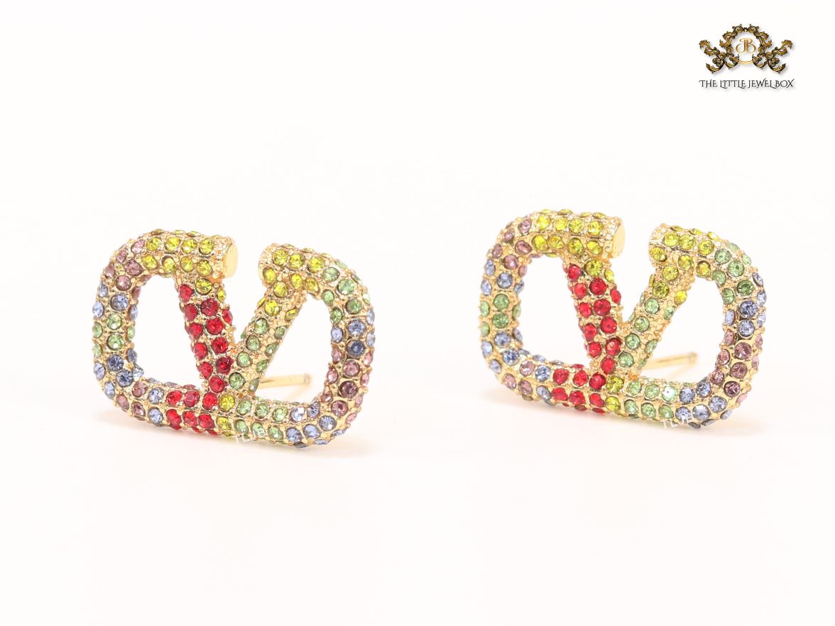 Alphabet V multi coloured studs