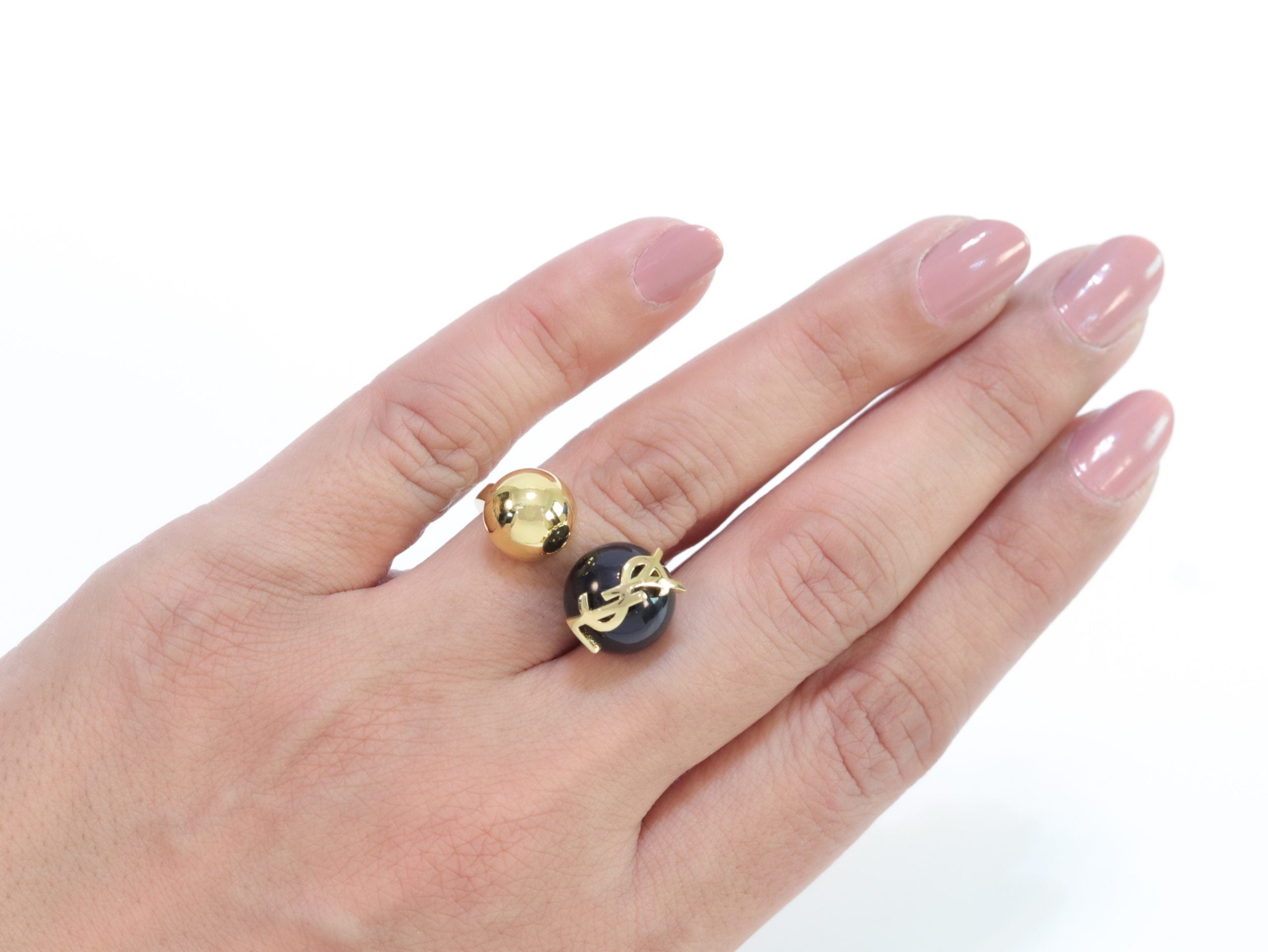 Alphabet gold open ring with black pearl