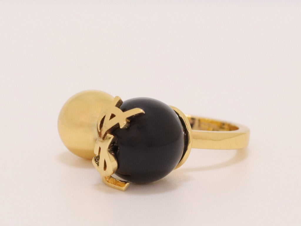 Alphabet gold open ring with black pearl