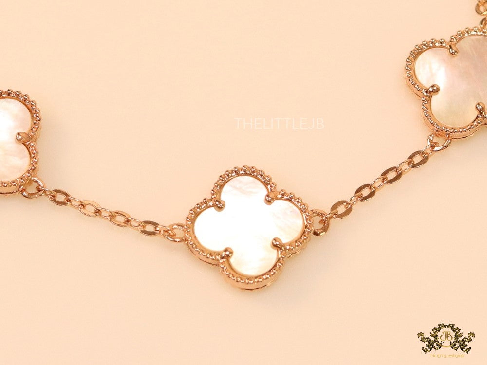 Rose gold plated chain bracelet with mother of pearl clover