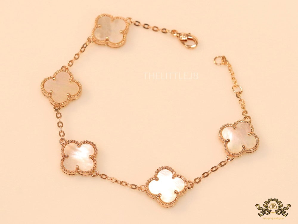 Rose gold plated chain bracelet with mother of pearl clover