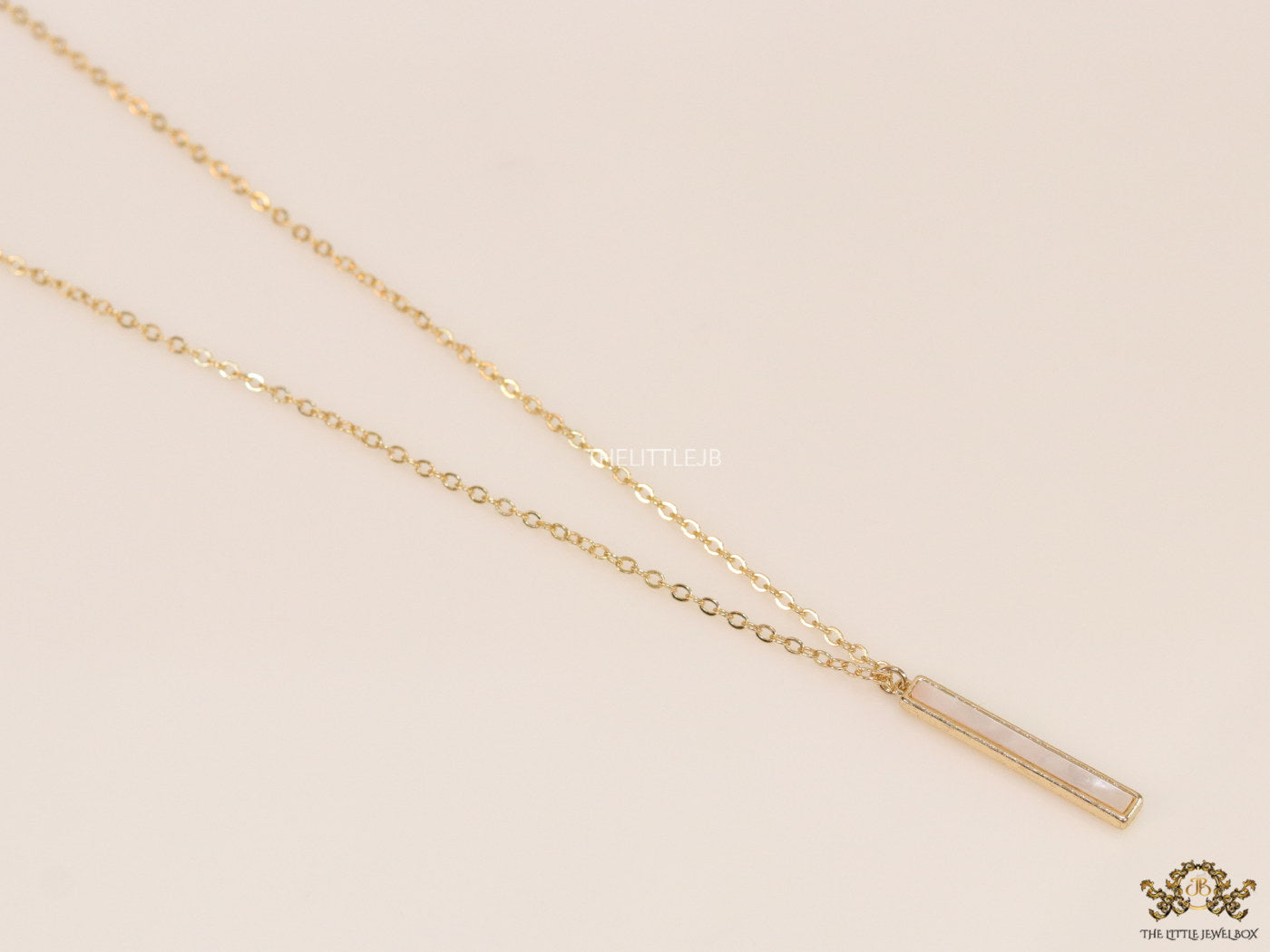 Gold plated necklace with Column Cube MOP pendant