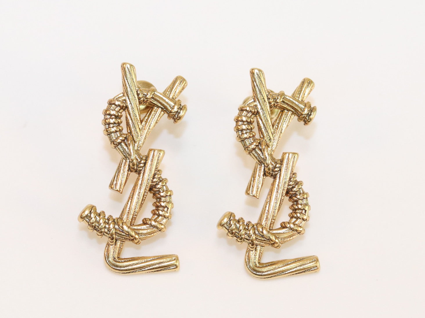 Alphabet Y and L antique earrings in gold