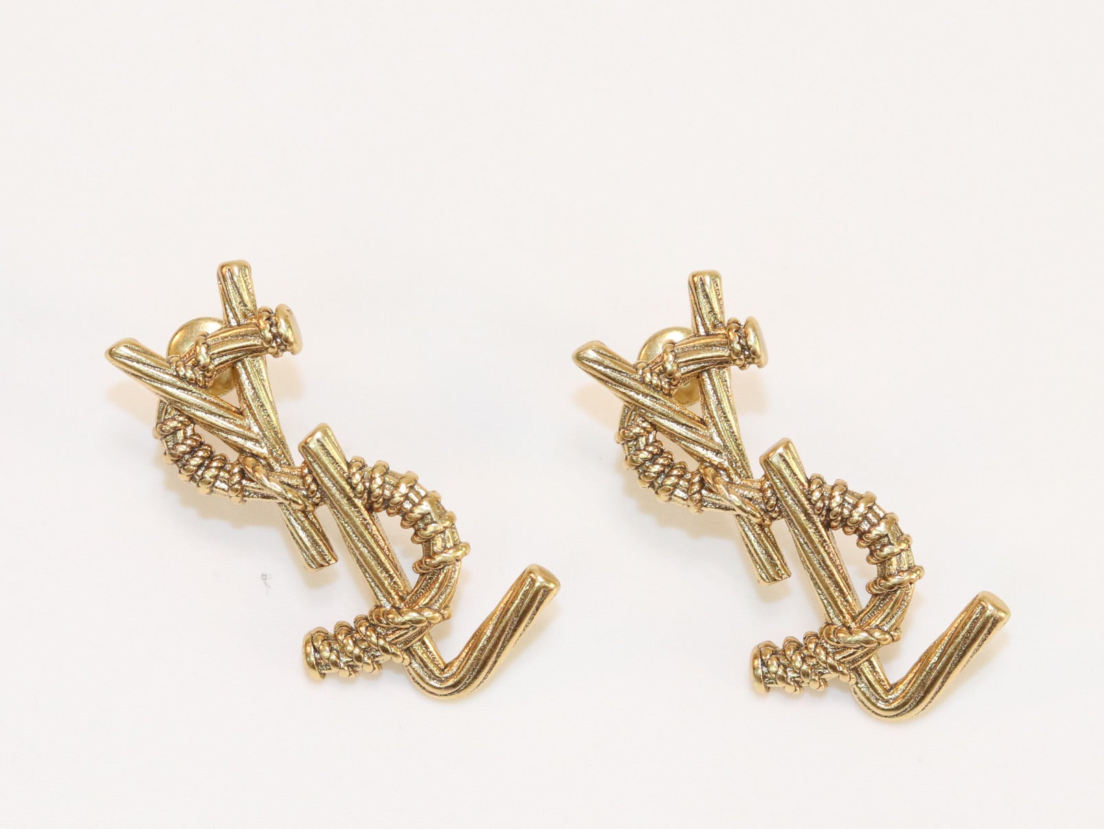 Alphabet Y and L antique earrings in gold