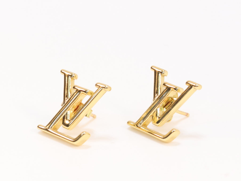 Alphabet L and V studs