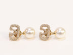 Alphabet V Gold cz with pearl drops
