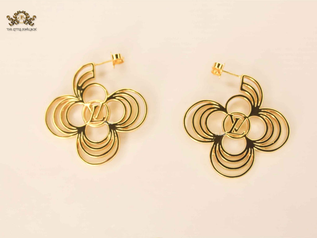 alphabet L&V curved flower Gold earrings
