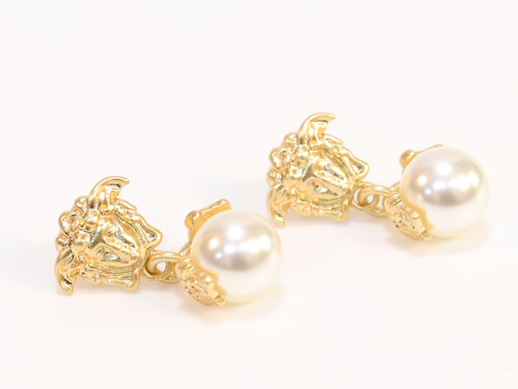 Medusa Gold mesh pearl drops