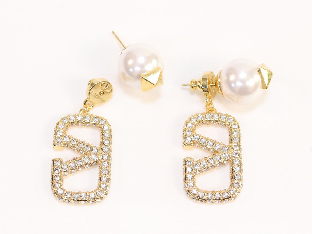 Alphabet V gold cz pearl drops