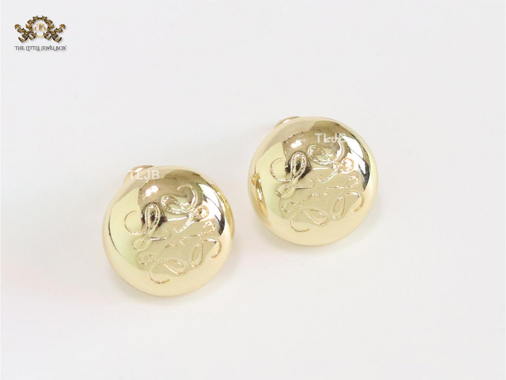 Alphabet L small gold studs