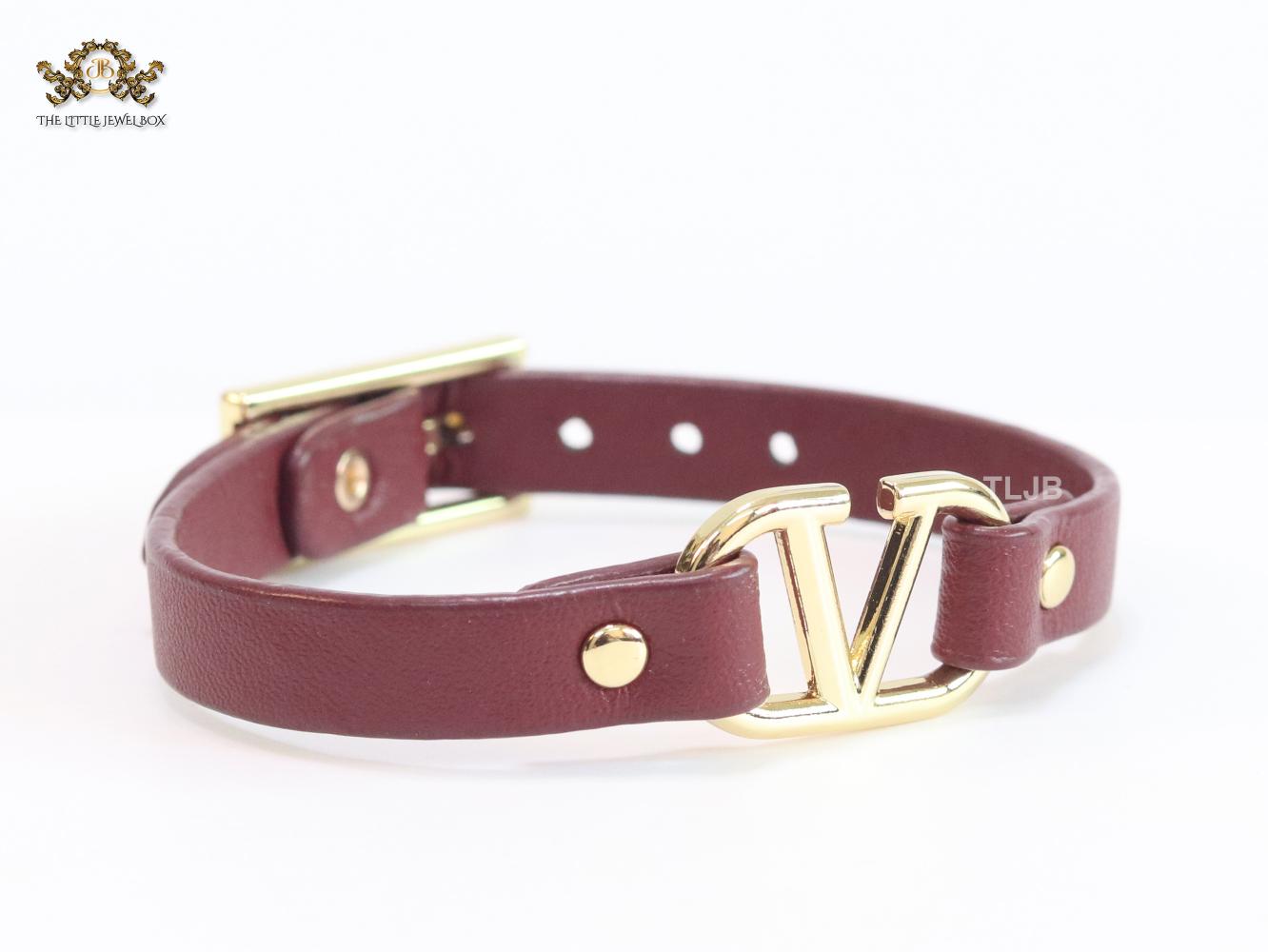 Alphabet V leather bracelet - Maroon